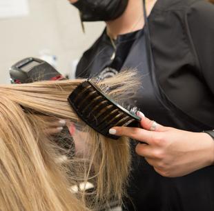 brushes & hairdryer client CLINIC SERVICES
